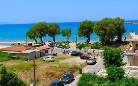 Beachfront Lux Apartments & Gym 4